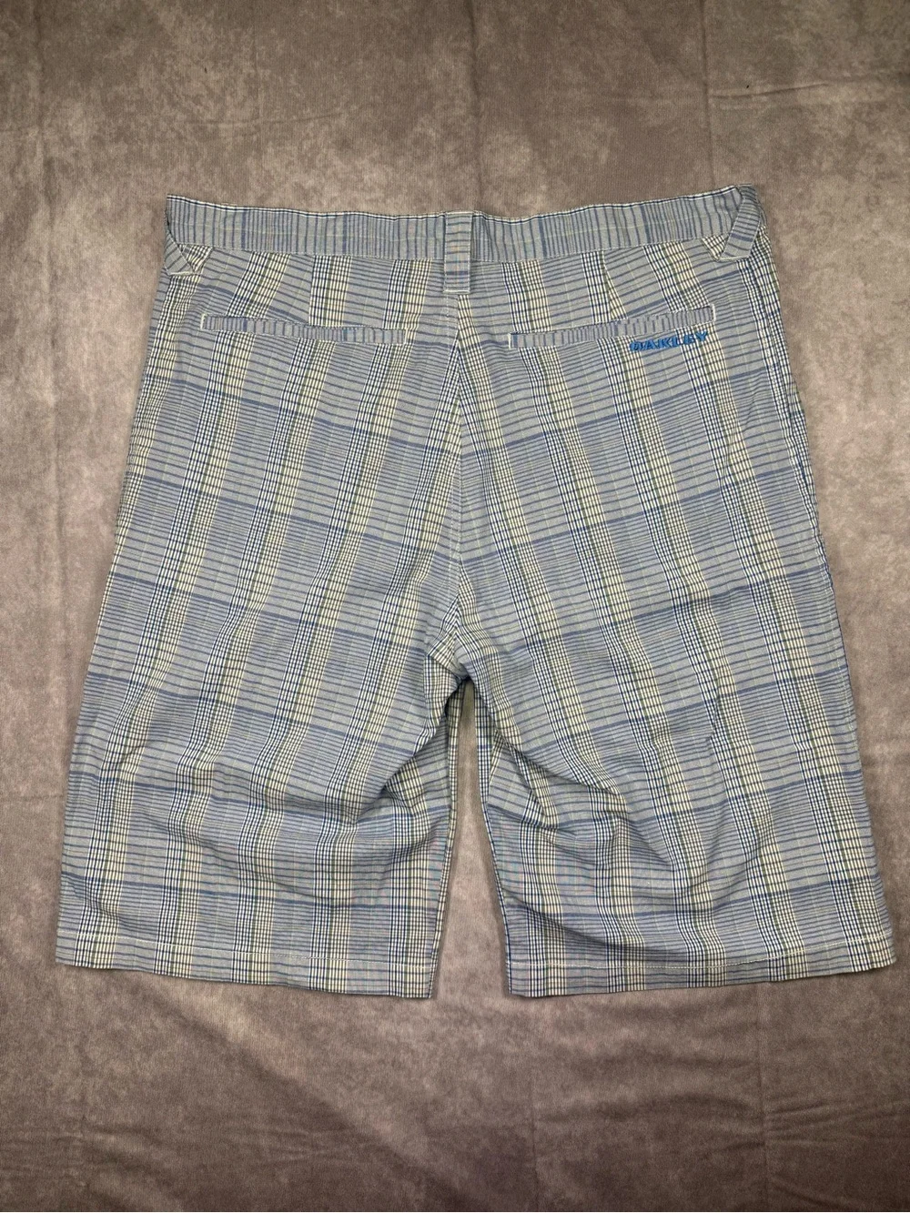 EUC Vintage Oakley Men's Light Blue and Gray Plaid Flat Front Shorts - 38”
